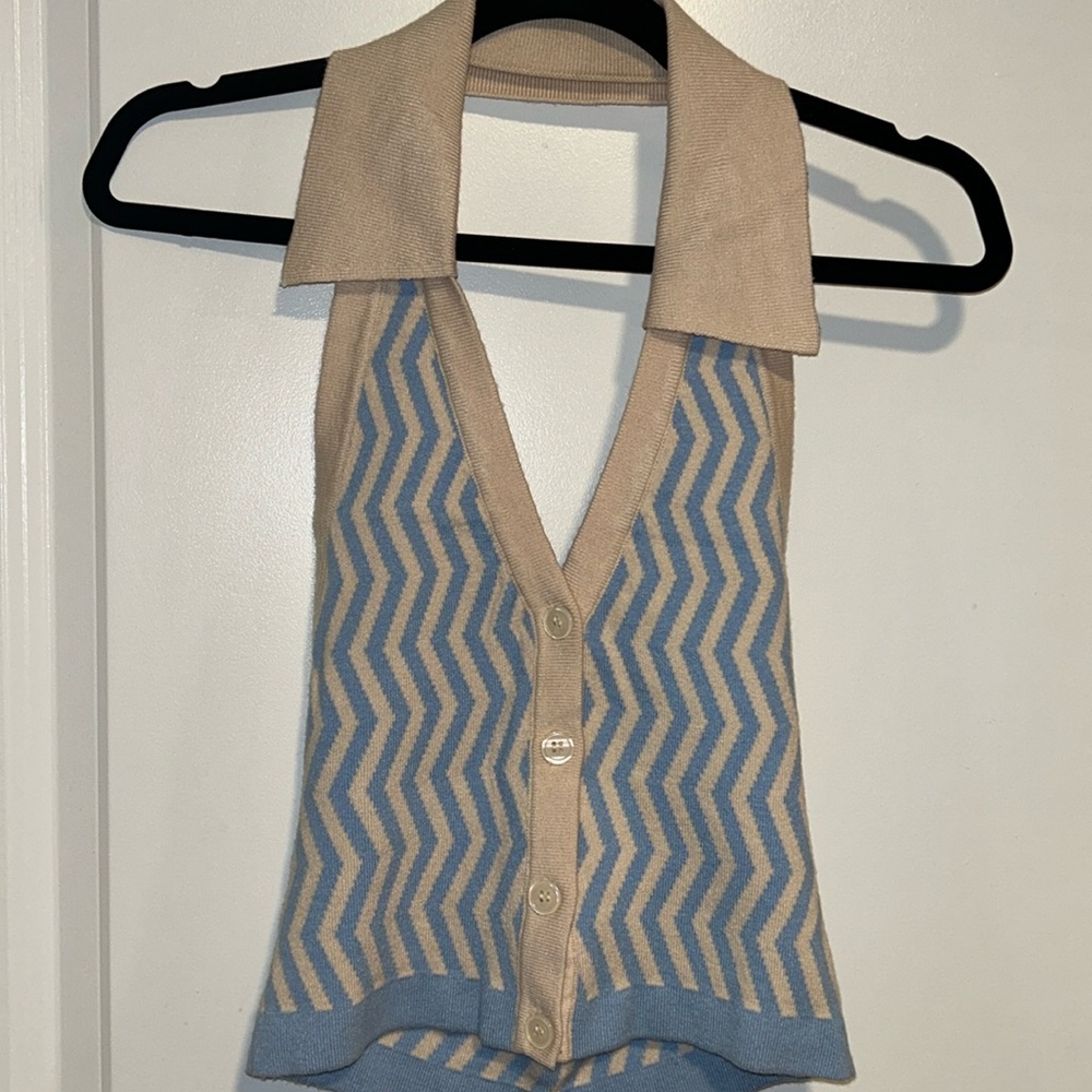 Super trendy fun top!